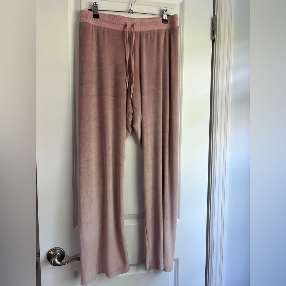 Juicy Couture Mauve Pink Velour Pajama Set with Rhinestone Logos - Picture 9 of 9